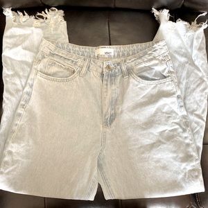 Light washed blue color, straight legged by the brand VERVET